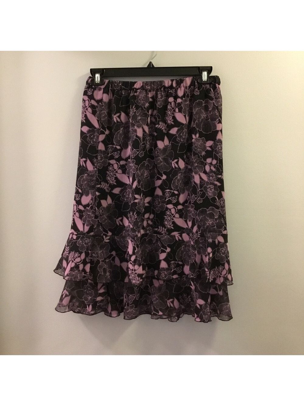Sag harbor petite medium black & purple floral layered skirt